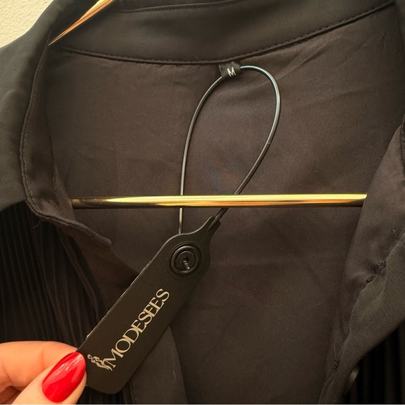 ✨ NWT Modesees Pleated Lapel Waist Long Sleeve Maxi Dress ✨ - Picture 3 of 5